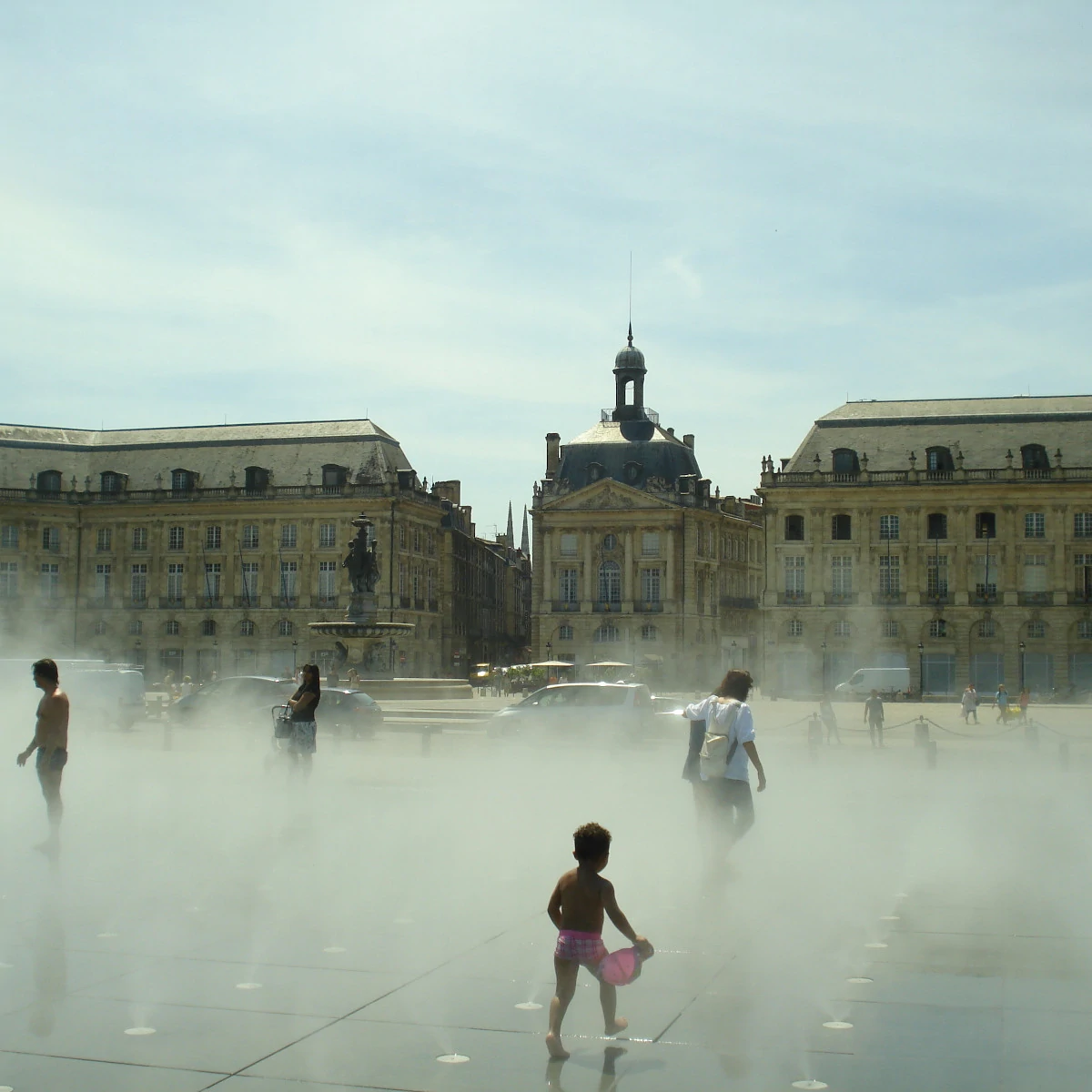 Découvrez Bordeaux à votre rythme avec un audioguide intuitif