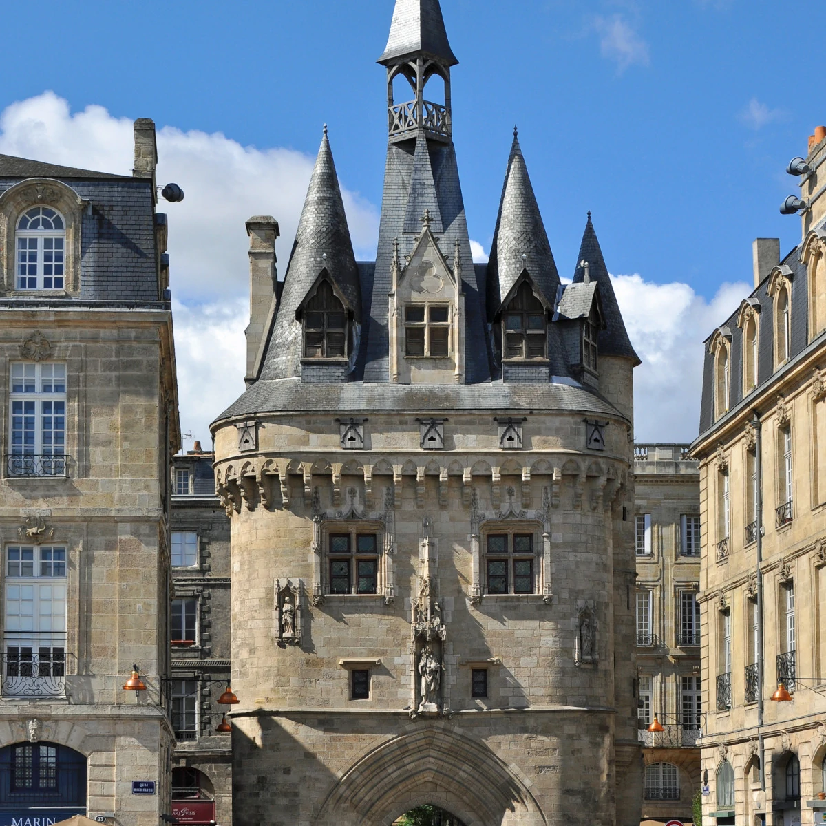 Tour libre à la Porte Cailhau de Montmartre avec audioguide disponible